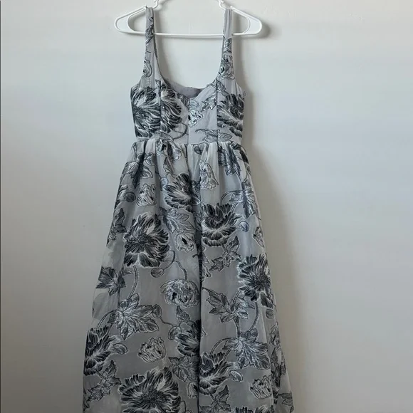 Elliat Blossom Silver Jacquard High-Low Maxi Dress Size: XS - Picture 10 of 13